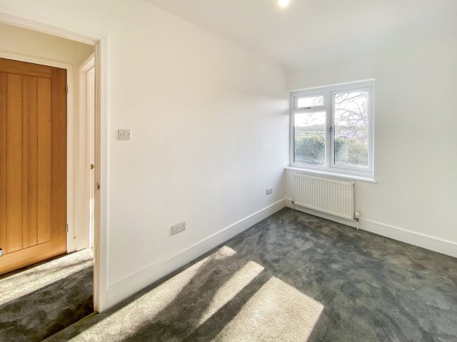 10 Sunbury Way and Land, Hanworth, Middlesex TW13 6XJ 5