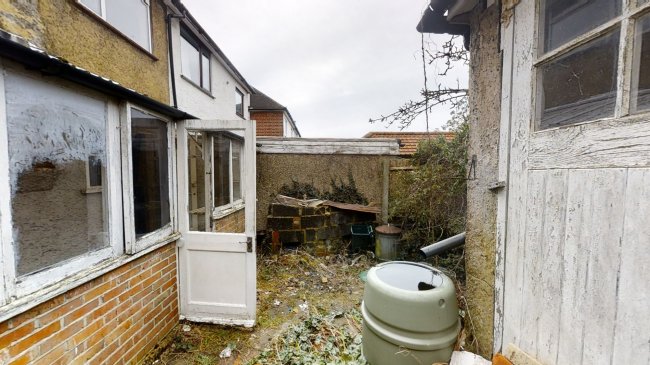 104 Chipstead Way, Banstead, Surrey, SM7 3JR
 7