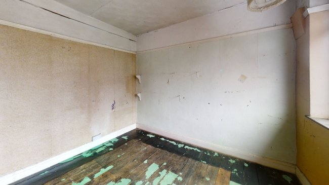 104 Chipstead Way, Banstead, Surrey, SM7 3JR
 7