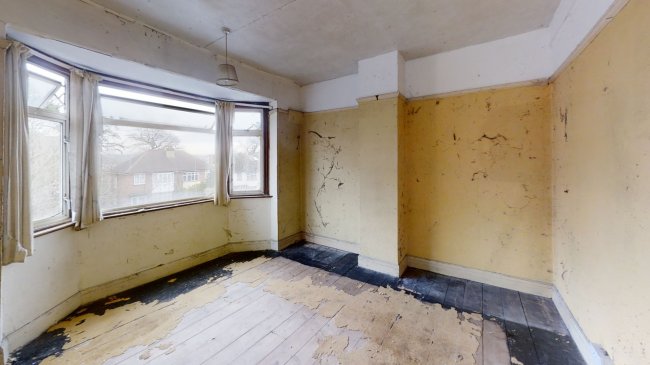 104 Chipstead Way, Banstead, Surrey, SM7 3JR
 7