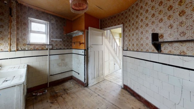 104 Chipstead Way, Banstead, Surrey, SM7 3JR
 7