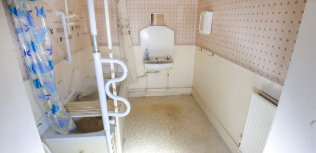 Flat B, 41 Brunswick Square, Hove, East Sussex, BN3 1EE  1