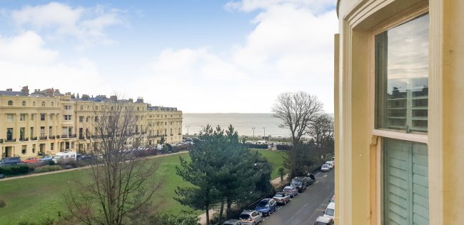 Flat 3, 41 Brunswick Square, Hove, East Sussex, BN3 1EE 2