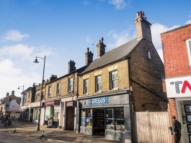 First Floor Flat, 2 Market Square, Biggleswade, SG18 8AP 8