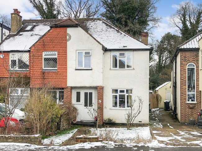 19 Chipstead Way, Banstead, Surrey SM7 3JH 6