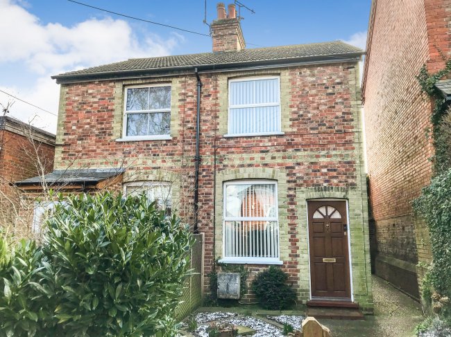 15 Dene Street Gardens, Dorking, Surrey RH4 2DN 2