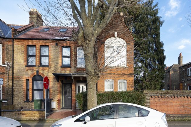 2 Blyth Road, Walthamstow, London E17 8HR 6