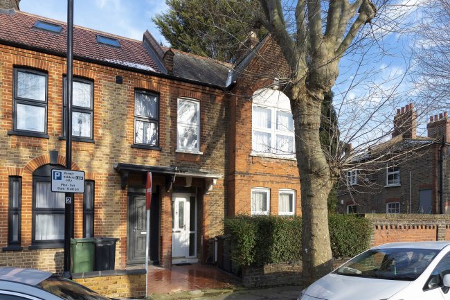 2 Blyth Road, Walthamstow, London E17 8HR 6