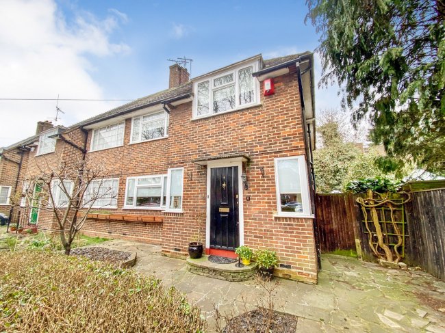8 Cuckoo Avenue, Hanwell, London W7 1BT 7