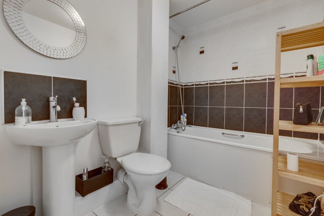 Flat 10, 1A St. Rule Street, Battersea, London, SW8 3EH 5