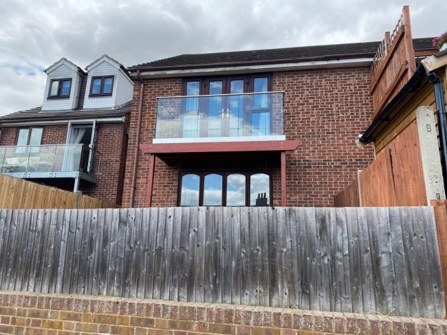 27 Brissenden Close, Upnor, Rochester, Kent ME2 4XW 1