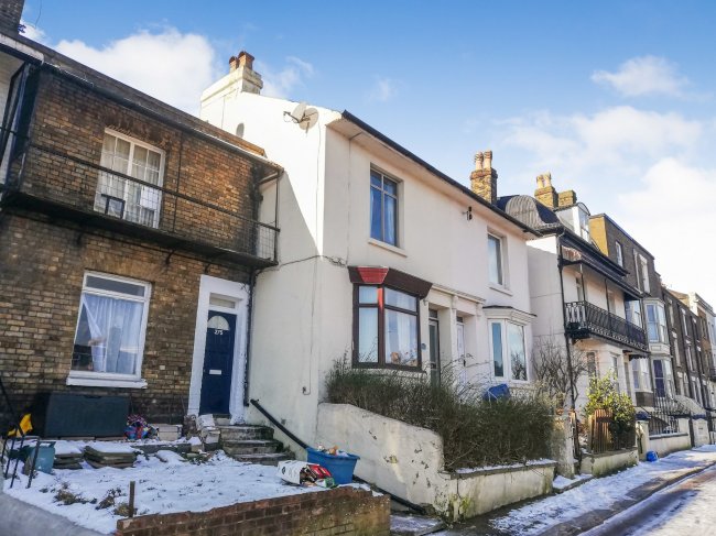 274 London Road, Buckland, Dover, Kent CT17 0SZ 7