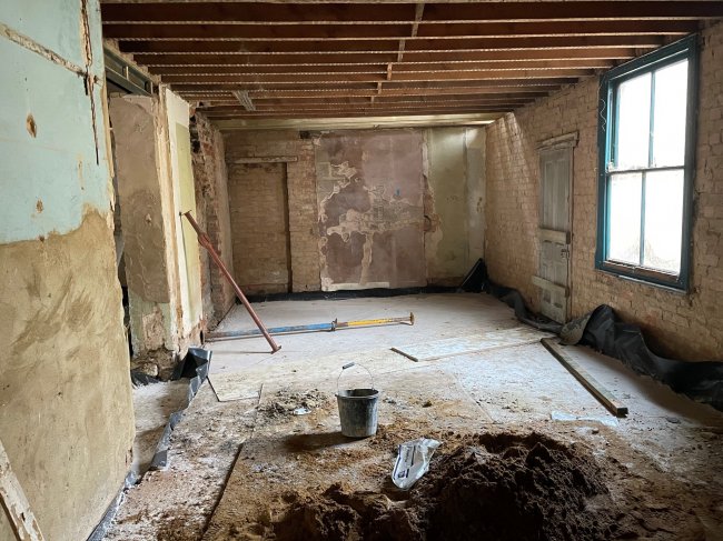 44 Market Place, Brackley, Northamptonshire, NN13 7DP 2