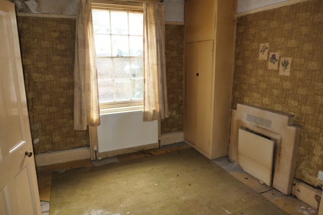 19 Shrubbery Road, Gravesend, Kent, DA12 1JW 7