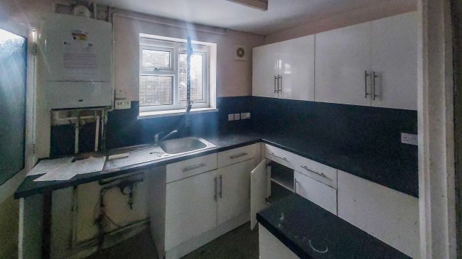 124 Lower Road, Faversham, Kent, ME13 7NY  4