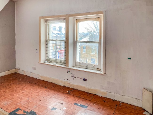 4 Hamlet Road, Upper Norwood, London SE19 2AW 1