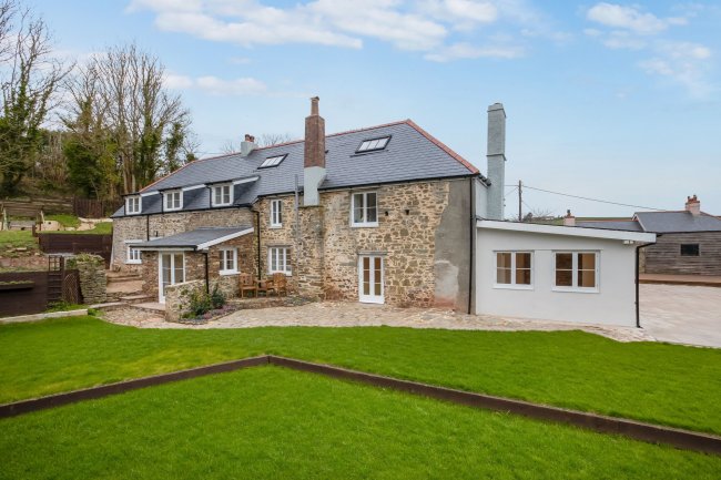 Batson Hall Farm and Batson Hall Cottage, Higher Batson, Salcombe, Devon TQ8 8NE 4