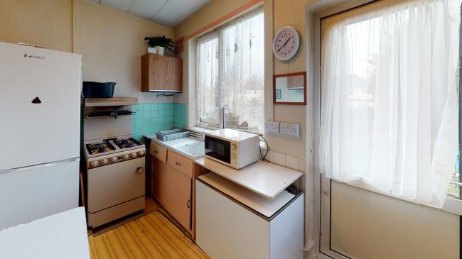 99 Botwell Crescent, Hayes, Middlesex UB3 2BE 8