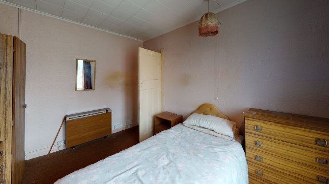 99 Botwell Crescent, Hayes, Middlesex UB3 2BE 8