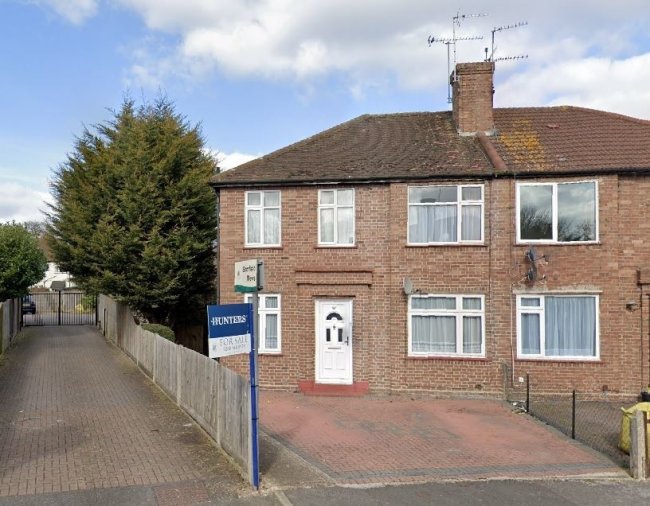 99 Botwell Crescent, Hayes, Middlesex UB3 2BE 8