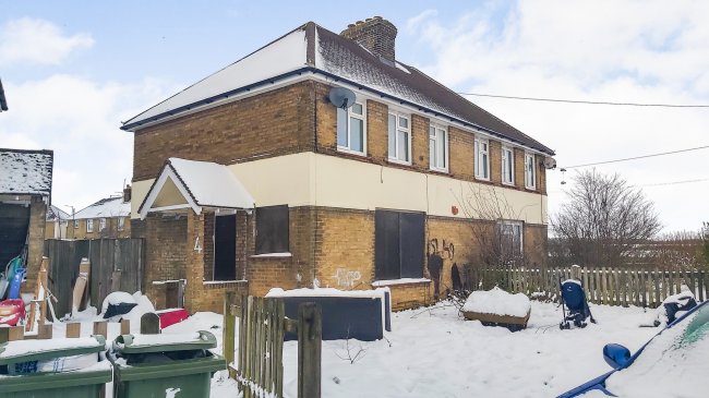 4 Knightsfield Road, Sittingbourne, Kent ME10 2BS 7