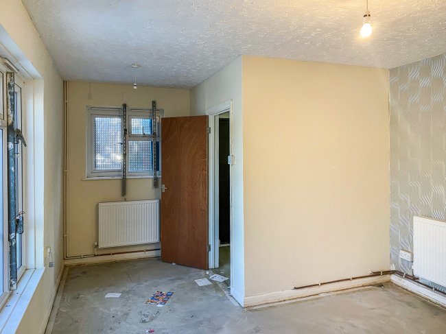 4 Knightsfield Road, Sittingbourne, Kent ME10 2BS 7