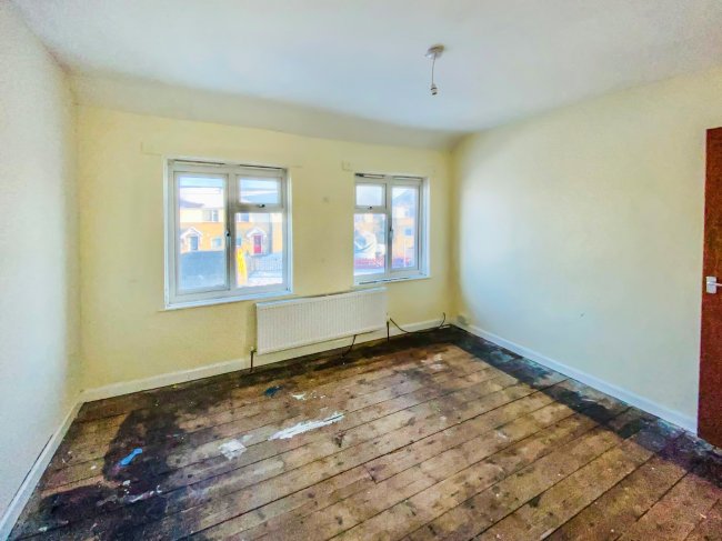 4 Knightsfield Road, Sittingbourne, Kent ME10 2BS 7