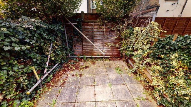 25 Ripley Rd, Canning Town, London, E16 3EA 
 1