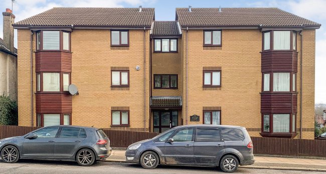 8 Selena Court, 305 Oakleigh Road North, London, N20 0DW
 10