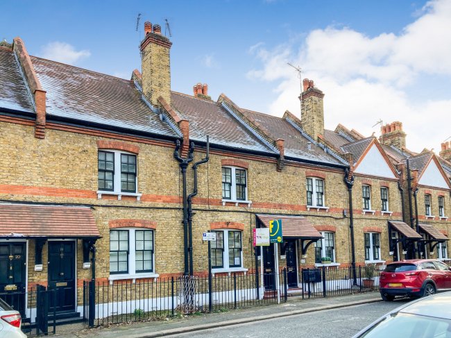 18 Ufford Street, Waterloo, London, SE1 8QD
 6