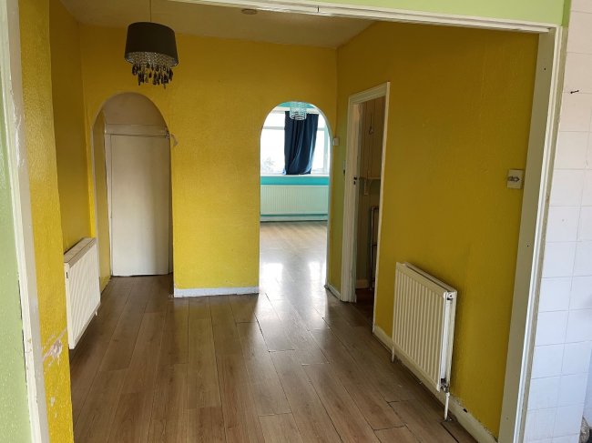 75 Whittington Avenue, Hayes, Middlesex, UB4 0AE
 5