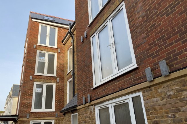 Ashton Villa, St Mary’s Road, Broadstairs, Kent CT10 1NS
 2