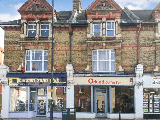 242 High Street, Dorking, Surrey RH4 1QR 4