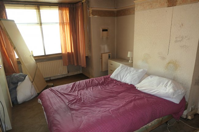 124 Tolworth Rise South, Tolworth, Surbiton, Surrey KT5 9NJ 
 7