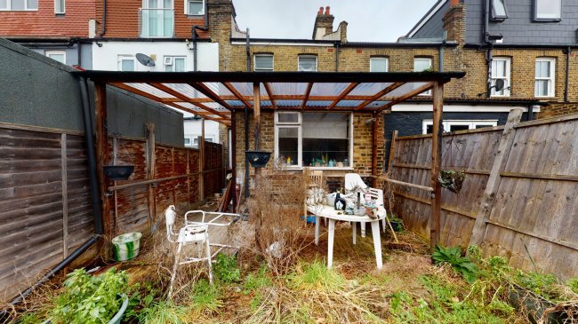 62 Blackshaw Road,  Tooting, London SW17 0DE
 9