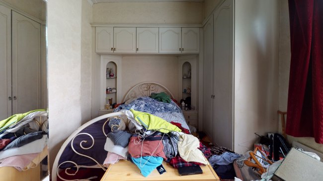 62 Blackshaw Road,  Tooting, London SW17 0DE
 9