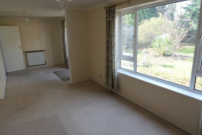 23 Chaucer Way, Addlestone, Surrey KT15 1LG 2