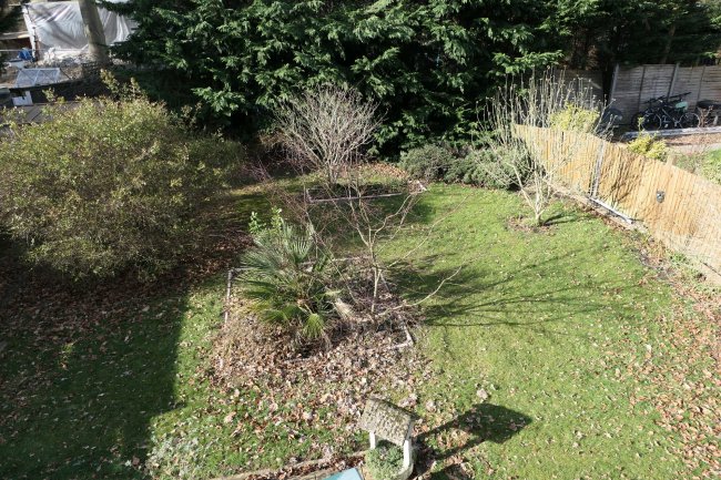 23 Chaucer Way, Addlestone, Surrey KT15 1LG 2