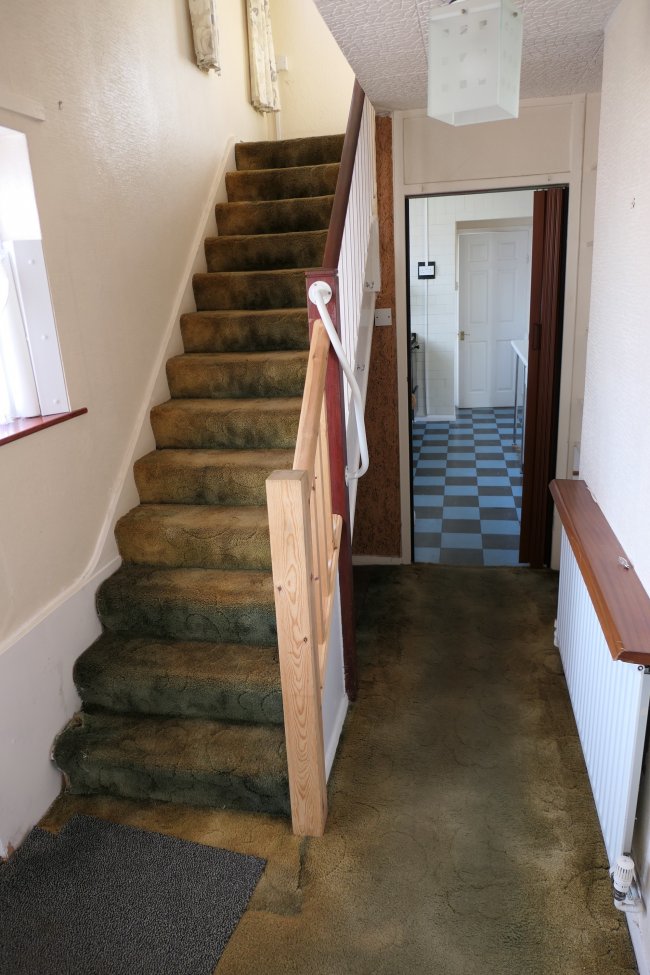 23 Chaucer Way, Addlestone, Surrey KT15 1LG 2