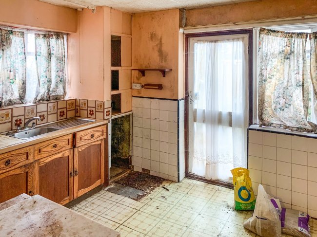 55 Montrose Avenue, Chatham, Kent, ME5 7HX 4