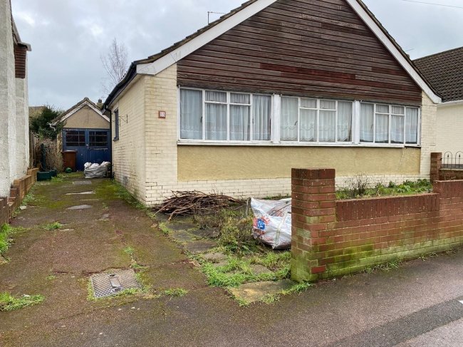 55 Montrose Avenue, Chatham, Kent, ME5 7HX 4