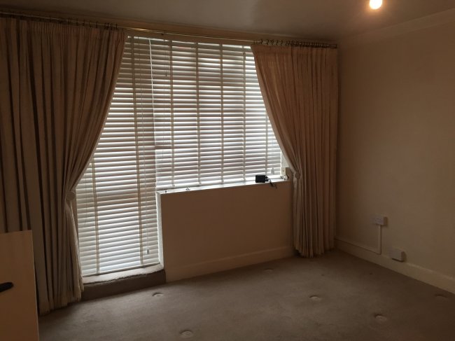 31 Finn House,  Bevenden Street, London, N1 6BN
 3