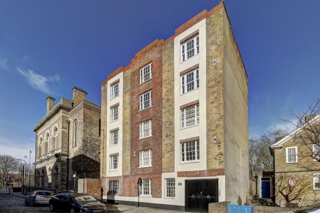 2 Newell House, Newell Street, London E14 7HQ 6