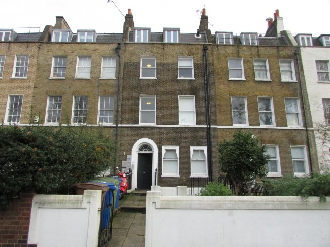 Flat 1, 143 Kennington Park Road, Kennington, London SE11 4JJ 
 5