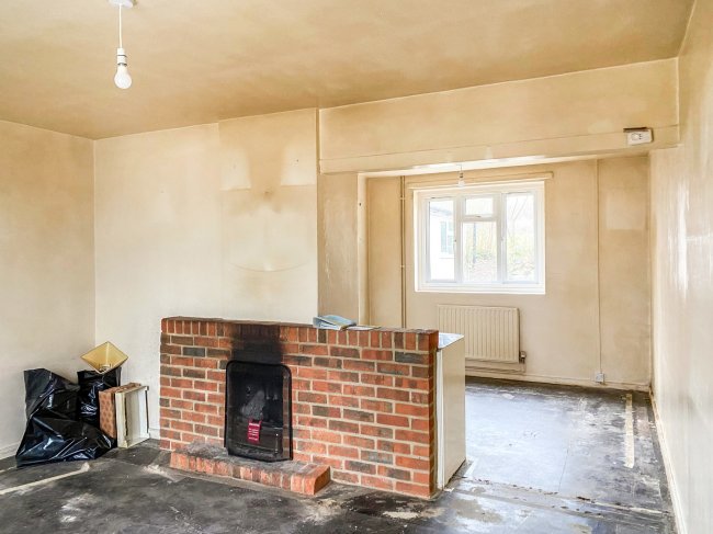 9 Westfield Chase, Aldbourne, Marlborough, SN8 2DB 6