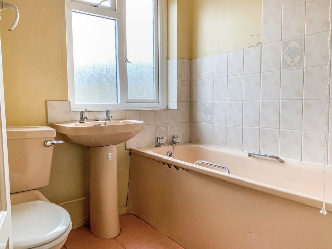 9 Westfield Chase, Aldbourne, Marlborough, SN8 2DB 6