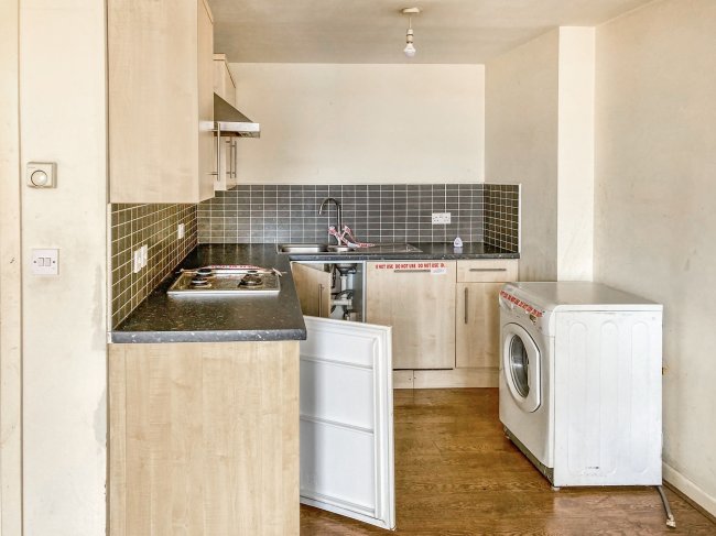 16 Ruby House, Dyson Street, Bradford, BD1 2RF 6