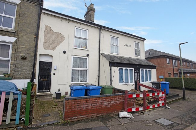 2 and 2A Winter Road, Norwich NR2 3RR
 4