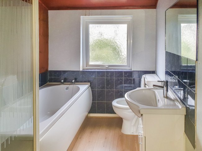 29 Leigh Road, Leigh, Greater Manchester WN7 1QZ 8