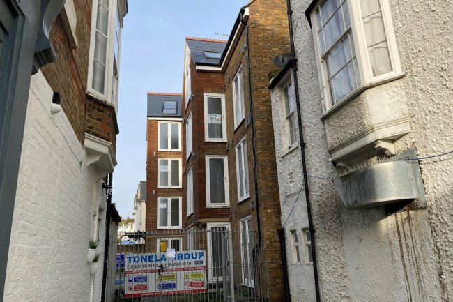 Ashton Villa, St Mary’s Road, Broadstairs, Kent CT10 1NS
 2